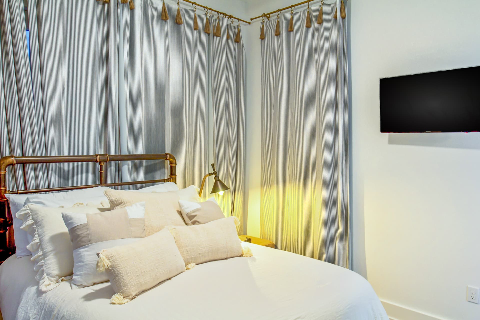 Grey Pelican Place - Image 15