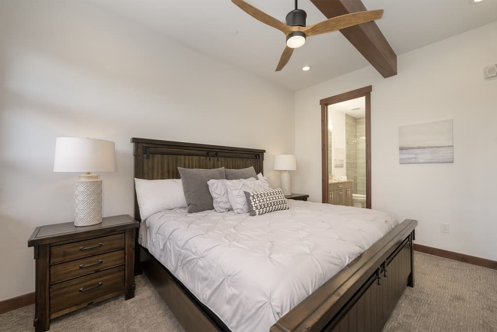 Continental Vista Condo - Image 10