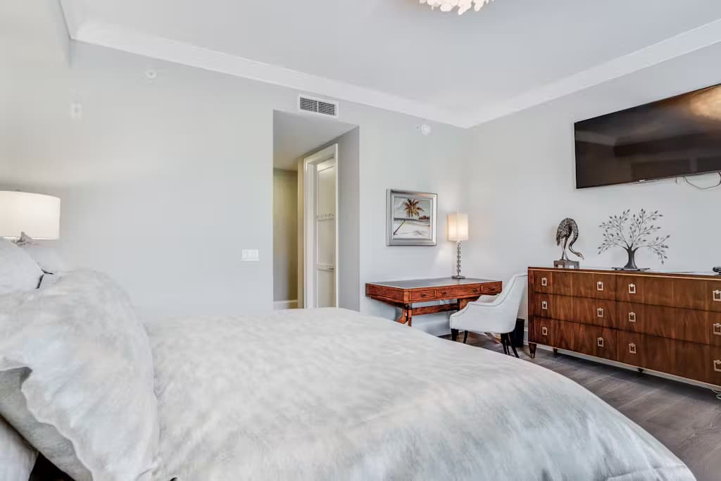 Naples Square Paradise - Image 12