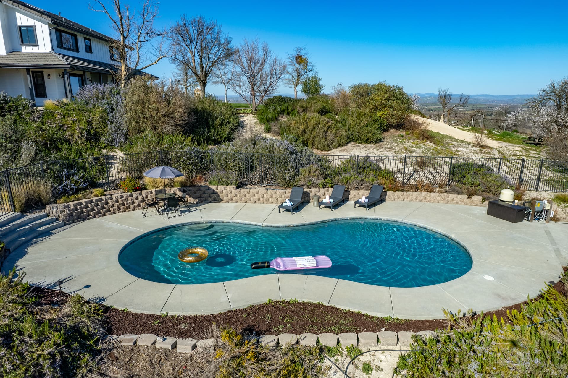 Mira Vista Manor - Image 74