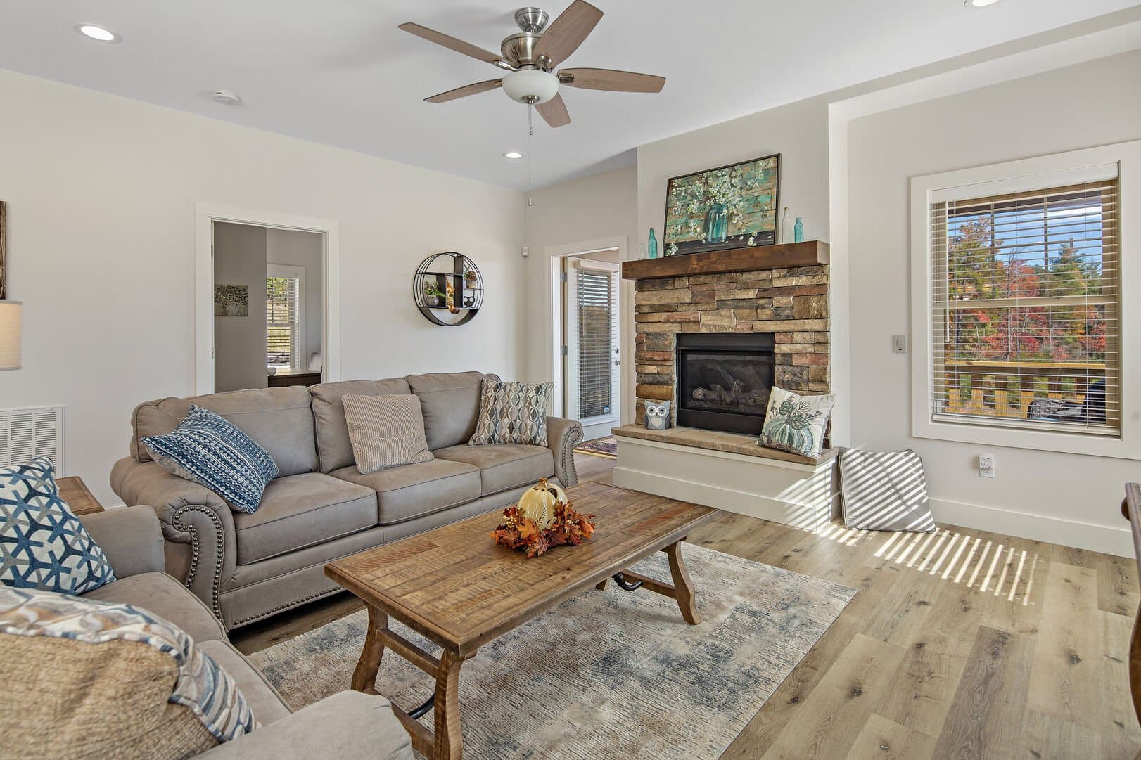 Hilltop Splendor House - Image 14