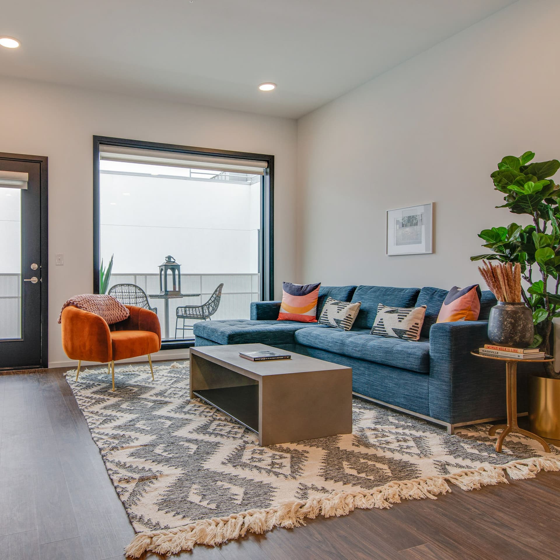 Green Illume Home - Image 1