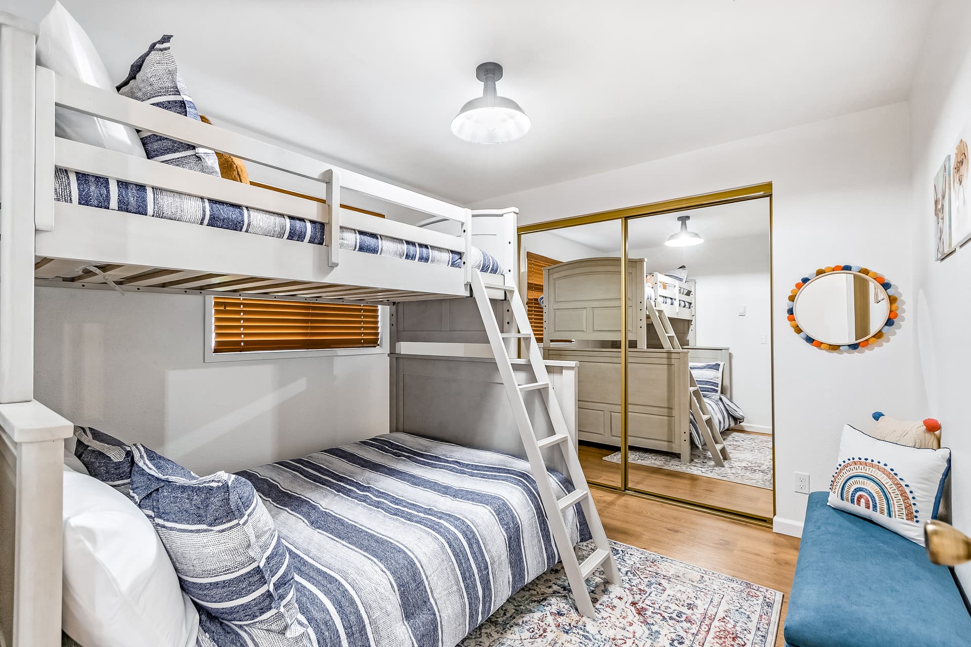 Lake View Getaway - Image 8