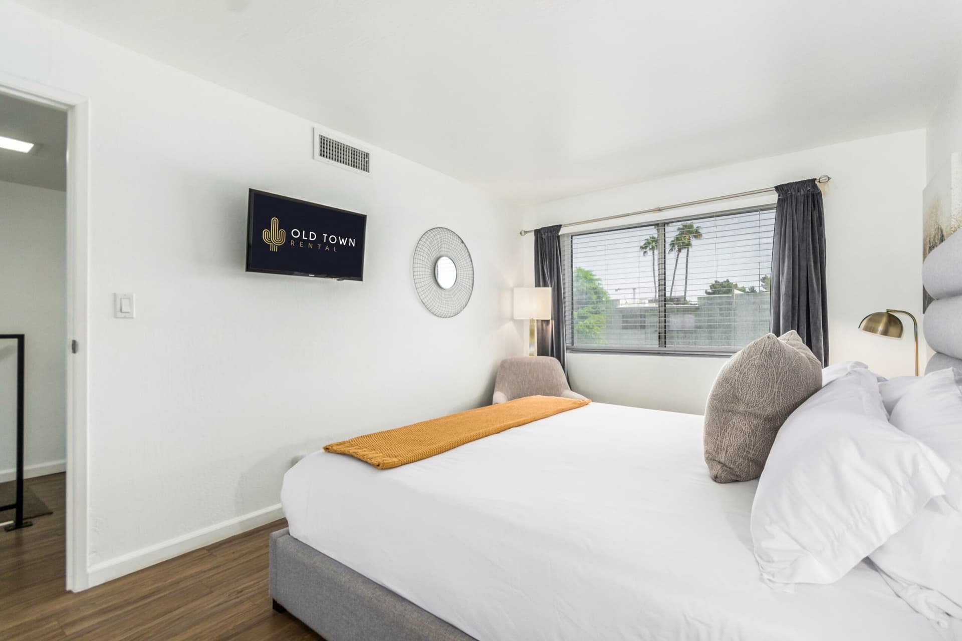 Camelback House - Image 16