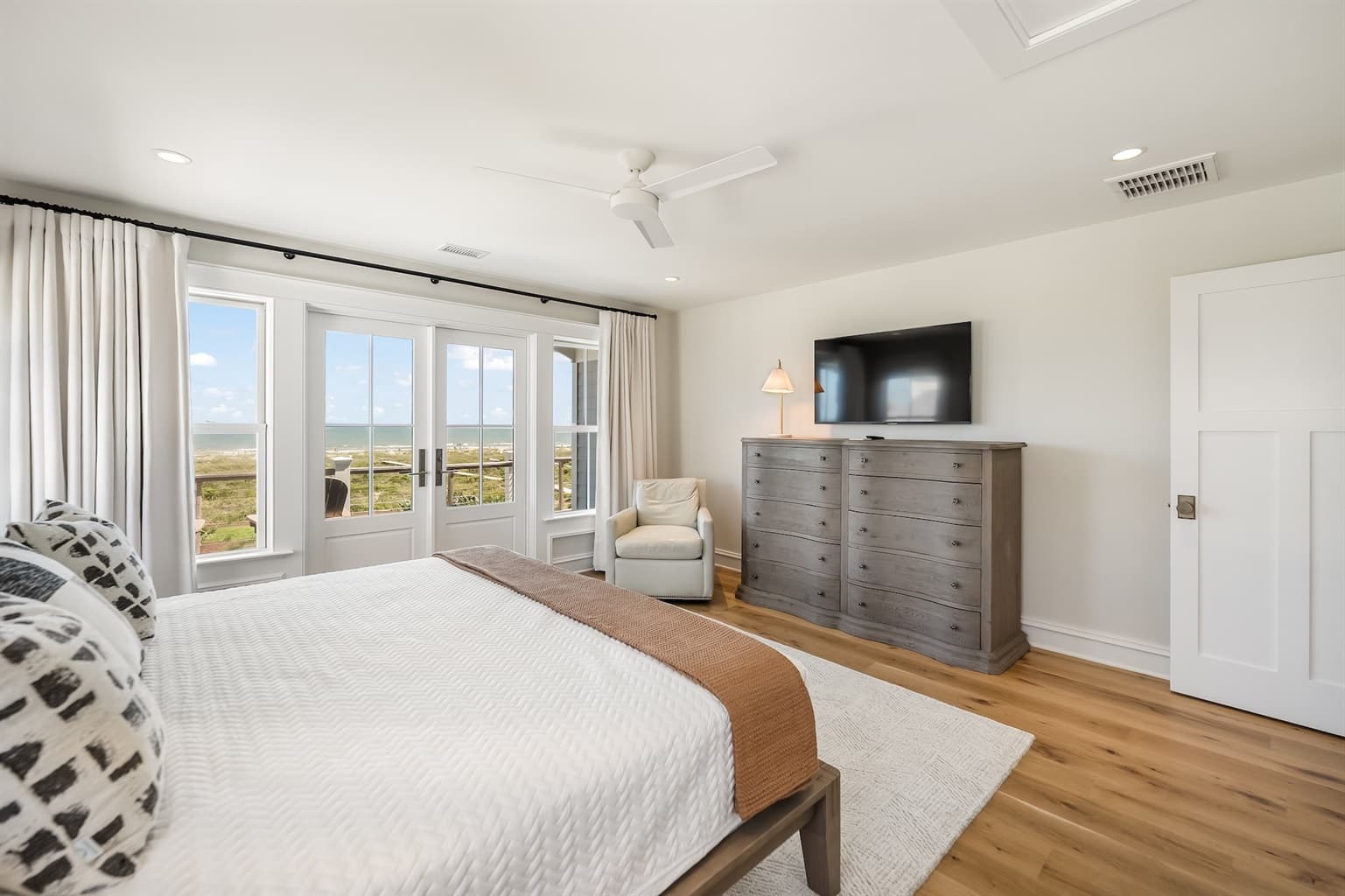 Beach Shelter - Image 25