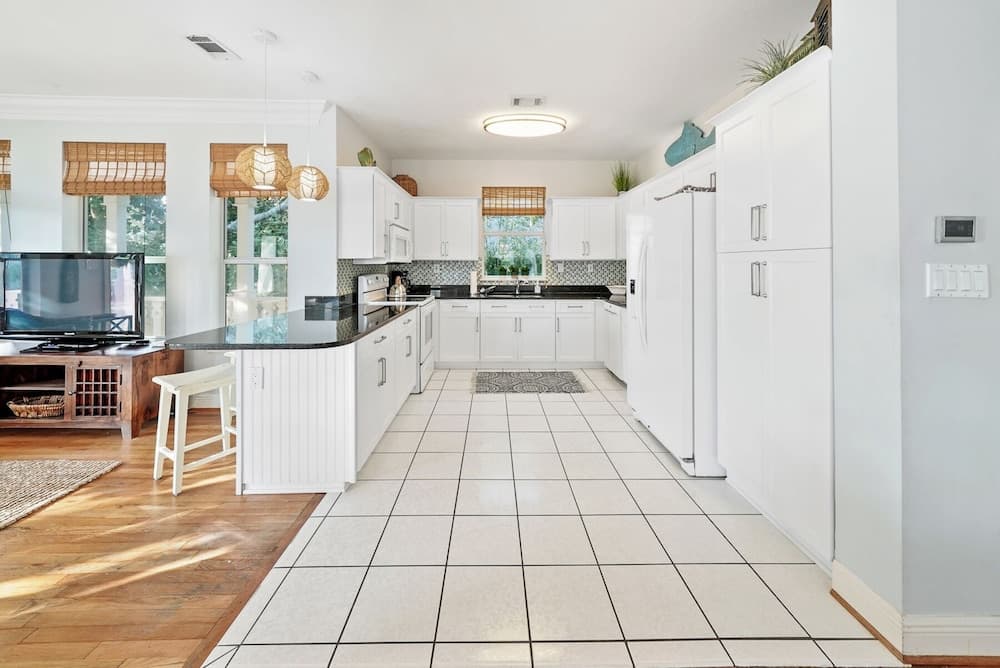 Texas Tides - Image 5