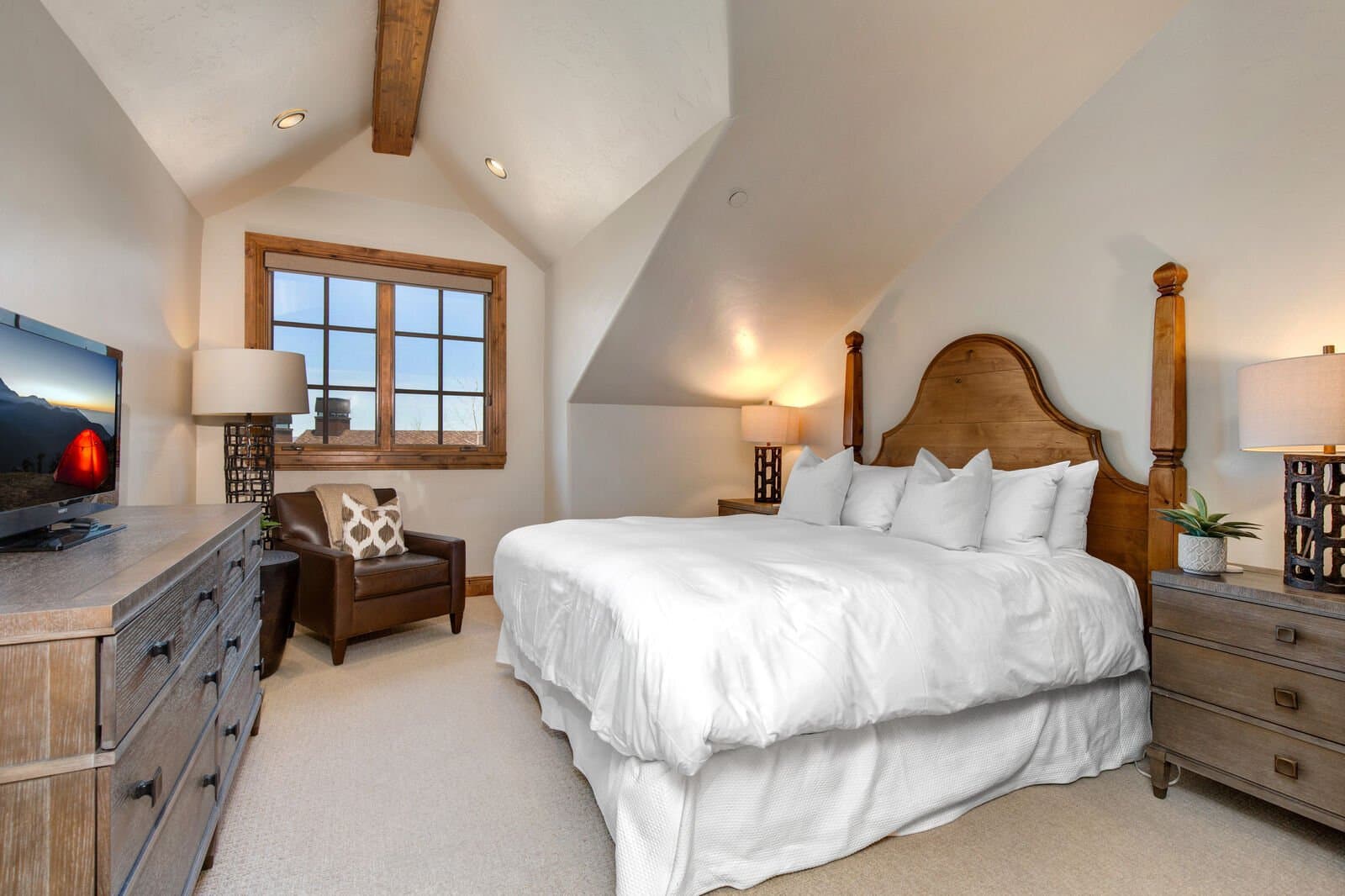 Star House - Image 23