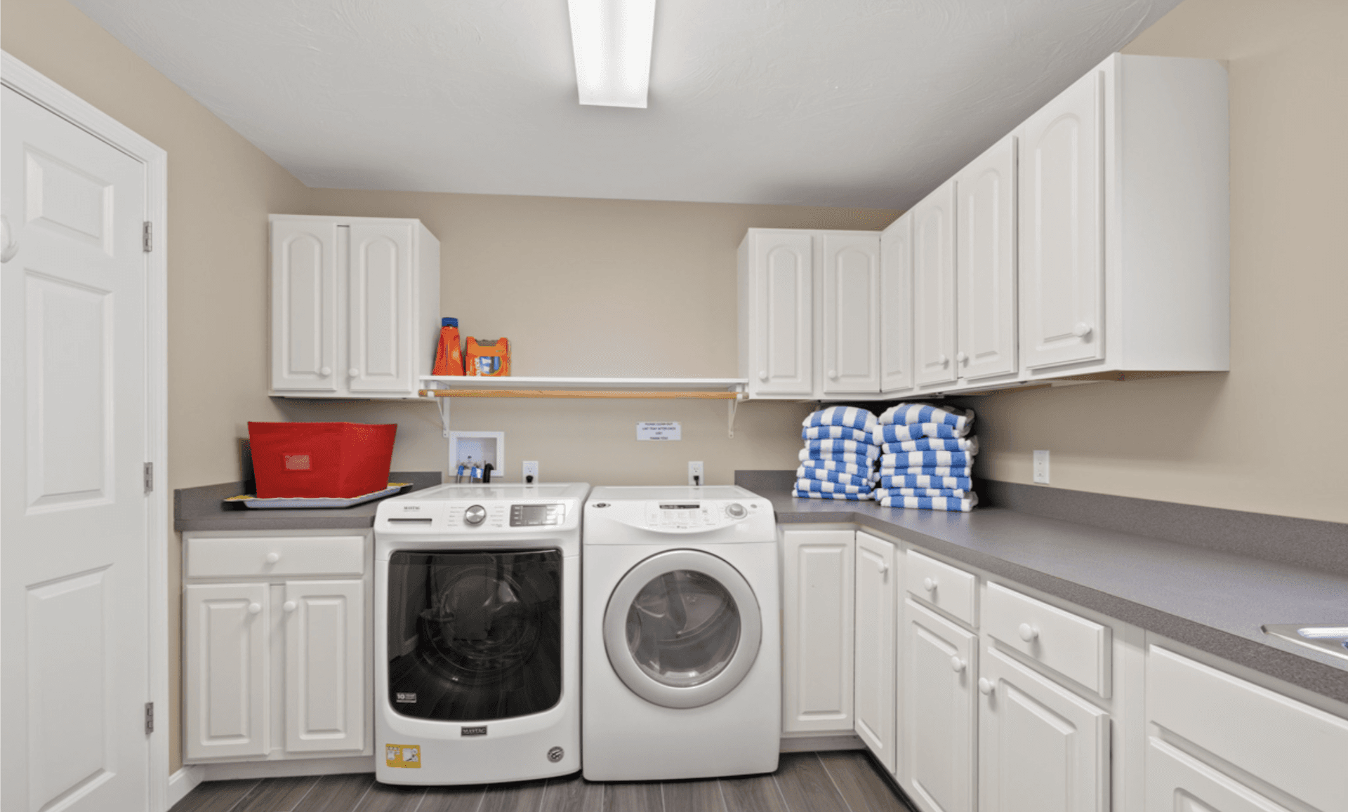 Seaside Manor - Image 16