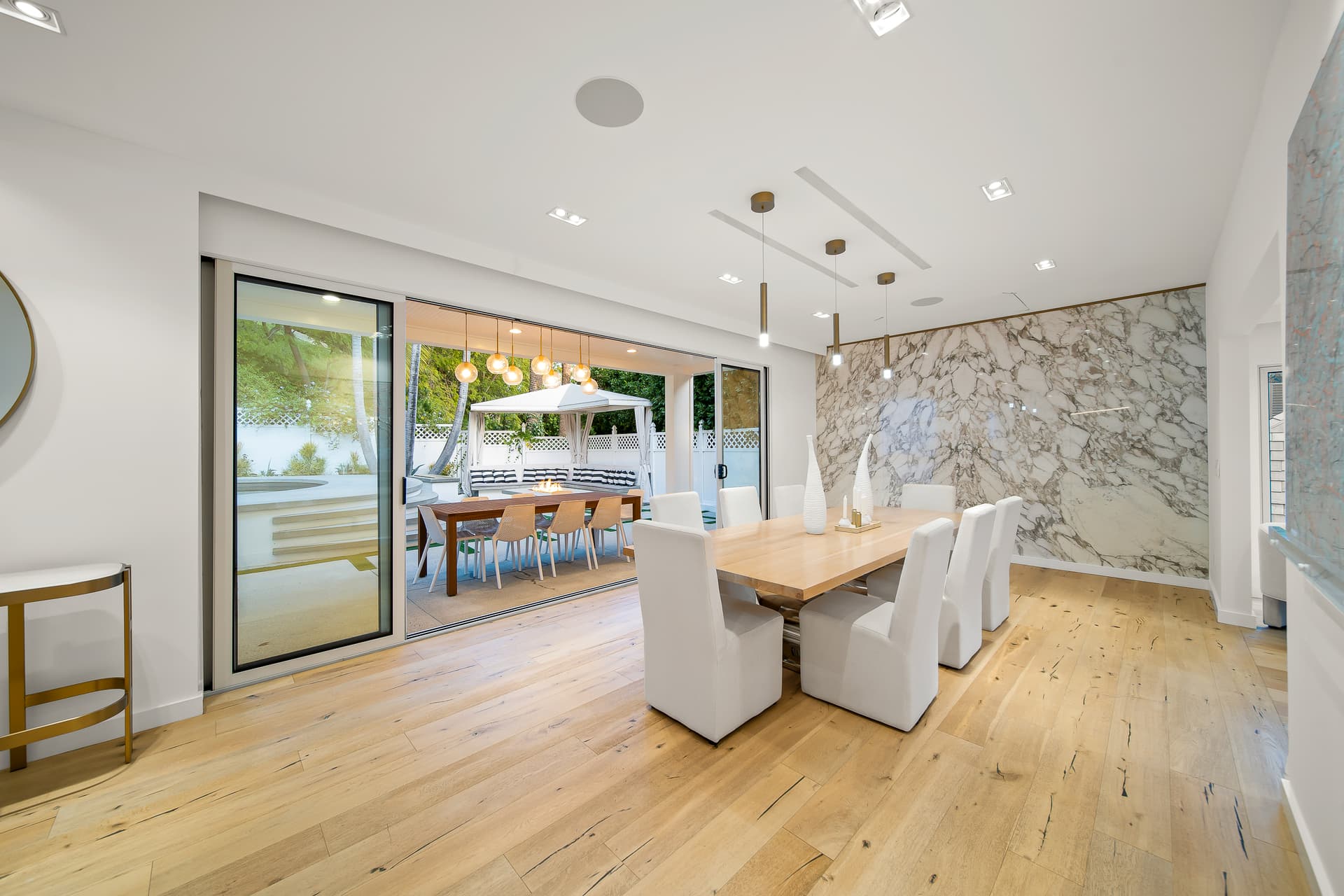 London Villa - Image 4