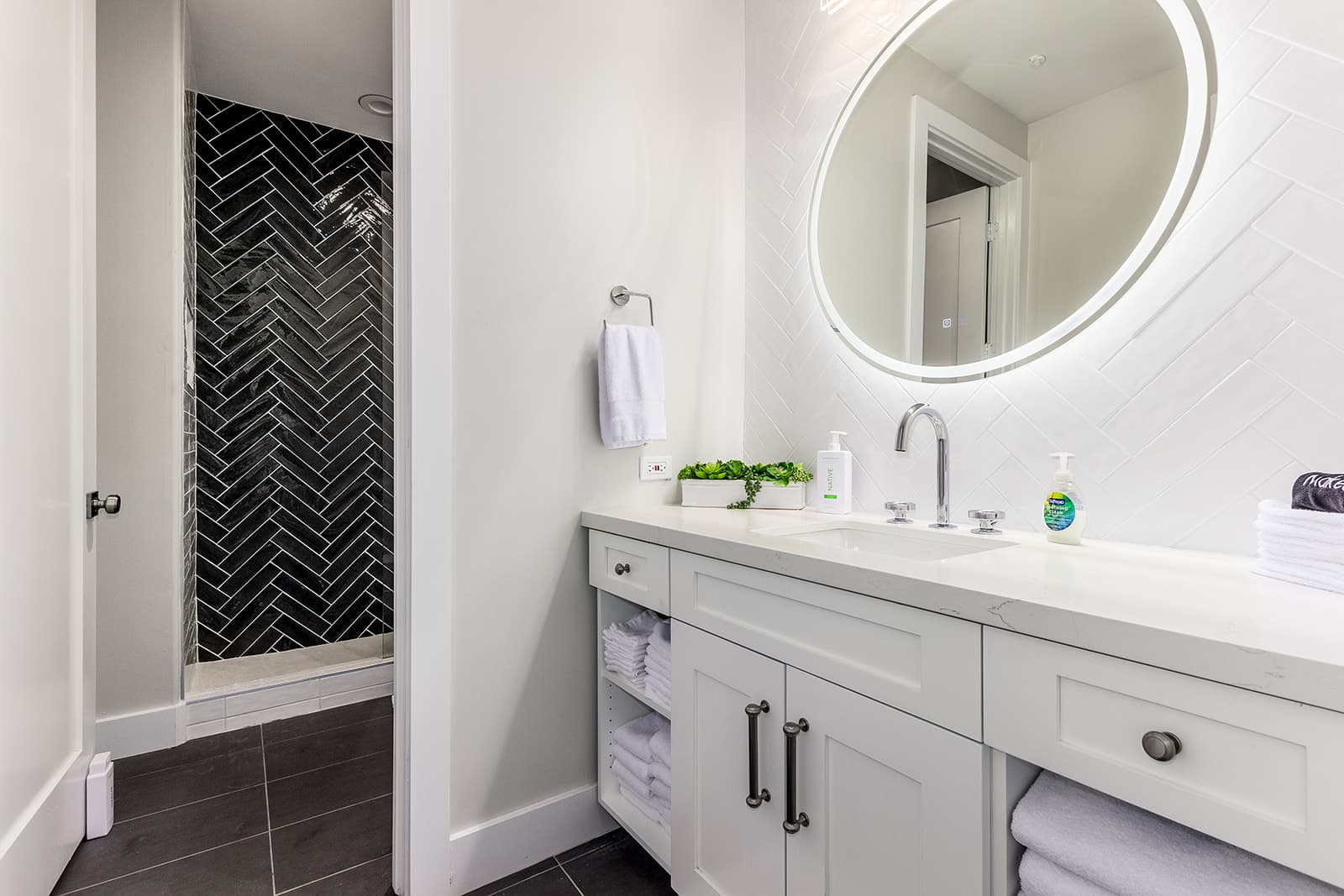 Big House - Image 27