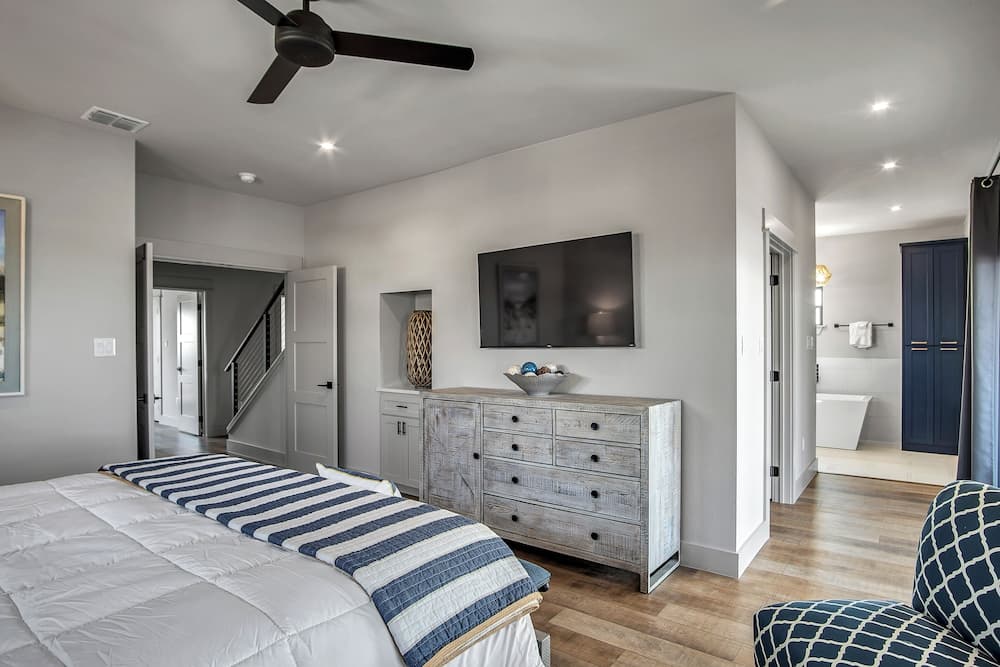 Gentry Sands - Image 4