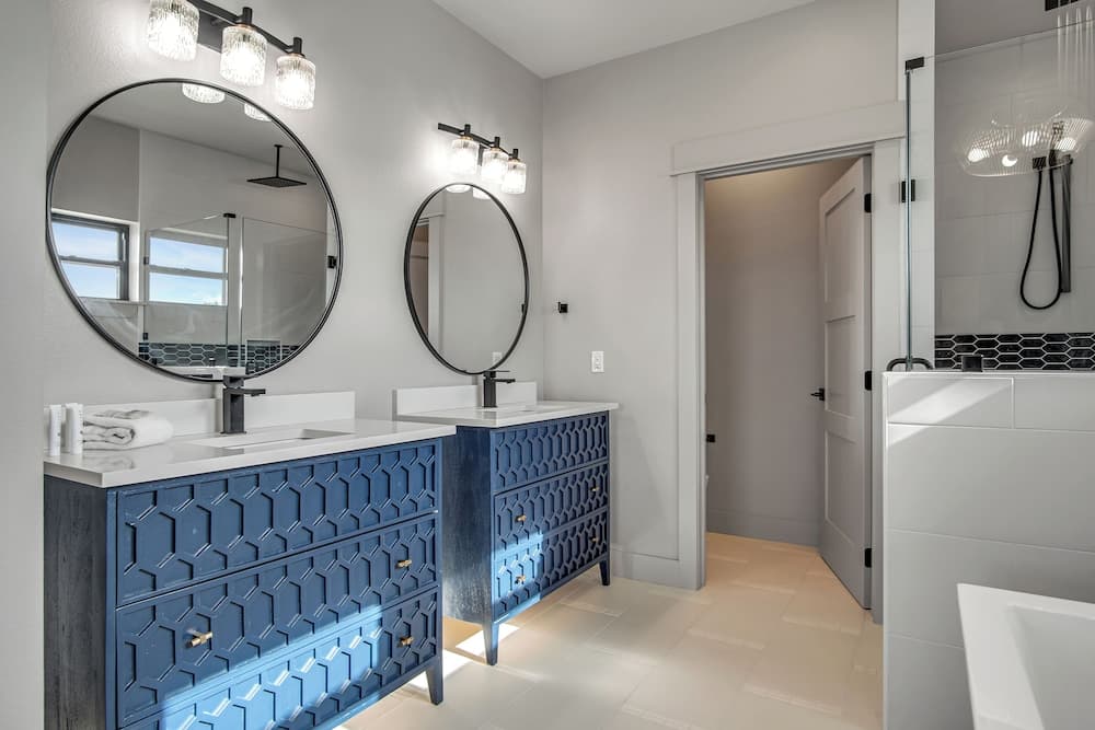 Gentry Sands - Image 6