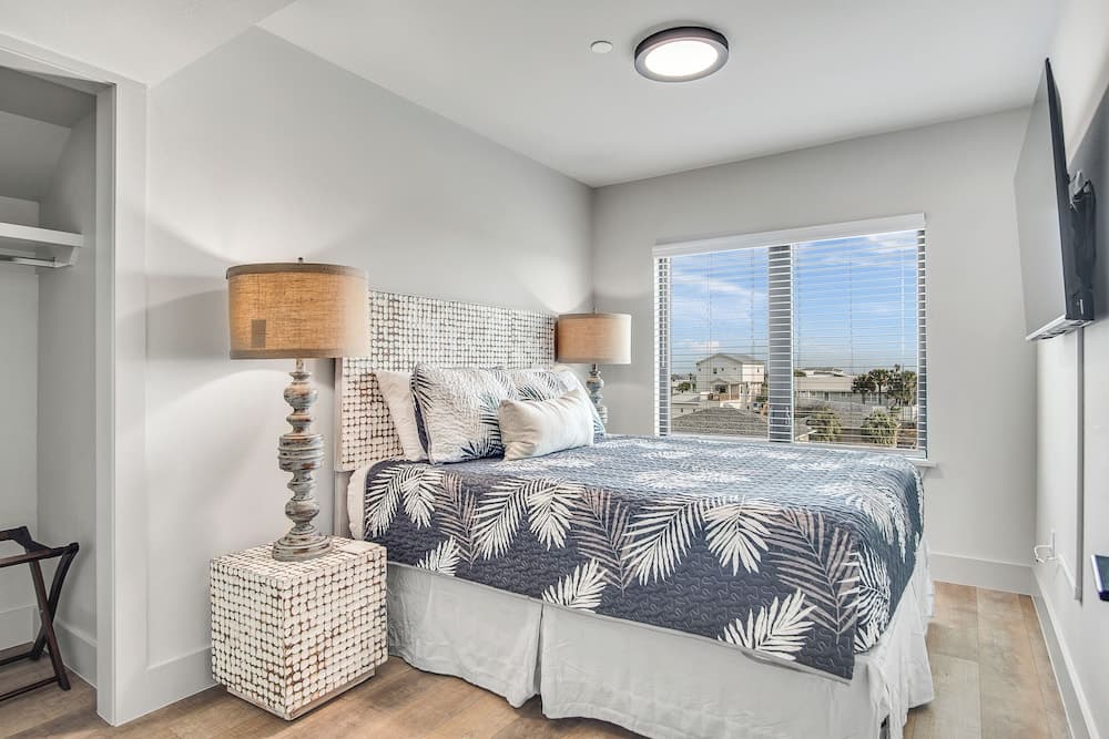 Gentry Sands - Image 13