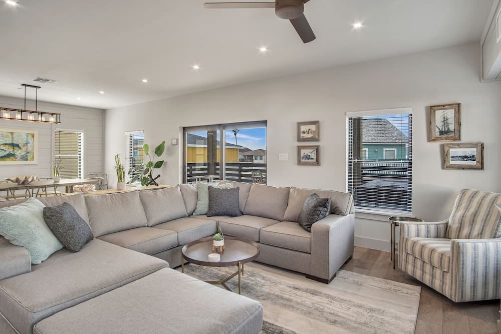 Gentry Sands - Image 4