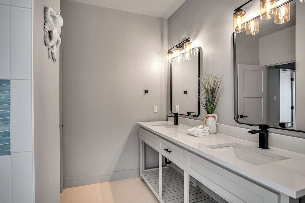 Gentry Sands - Image 17