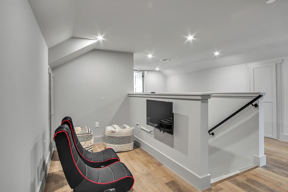 Gentry Sands - Image 18