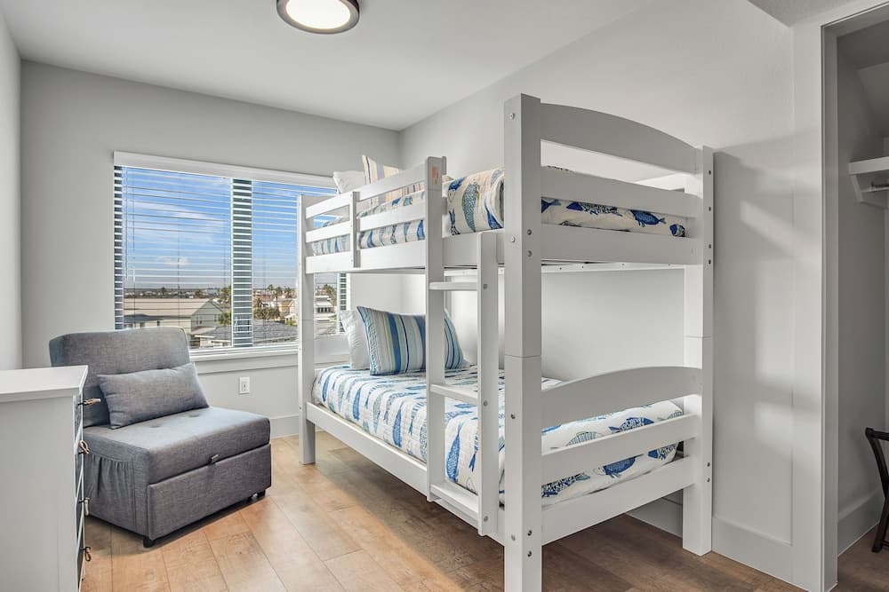 Gentry Sands - Image 19