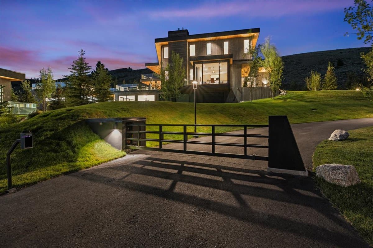 Panda Ranch Wing - Image 60