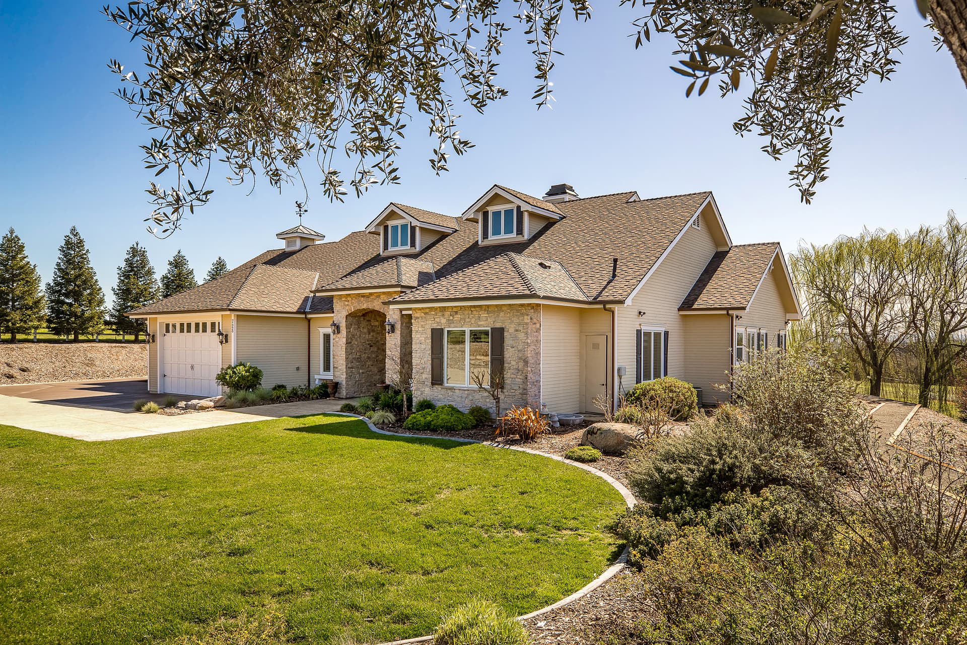 Frontier Farmhouse - Image 2