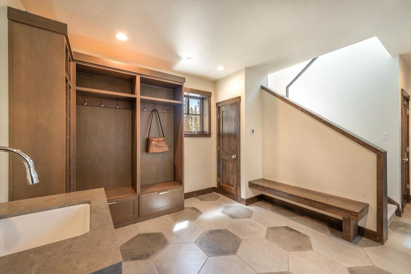 Lavish Cabin at Gray's Crossing - Image 24