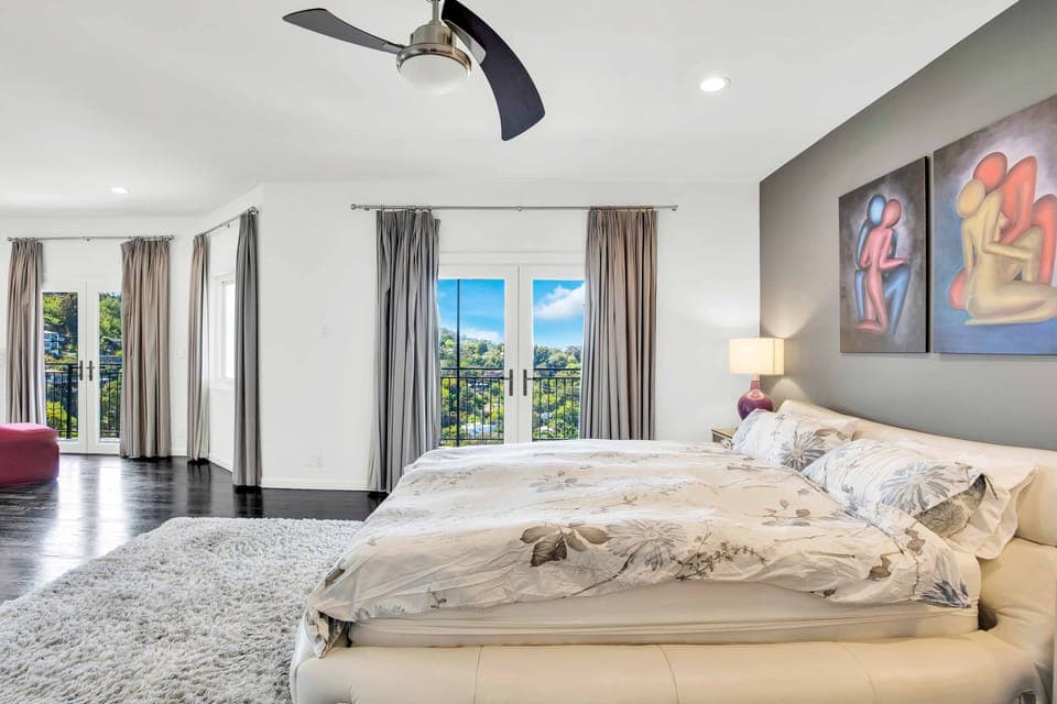 Pacific View Artist's Home - Image 18