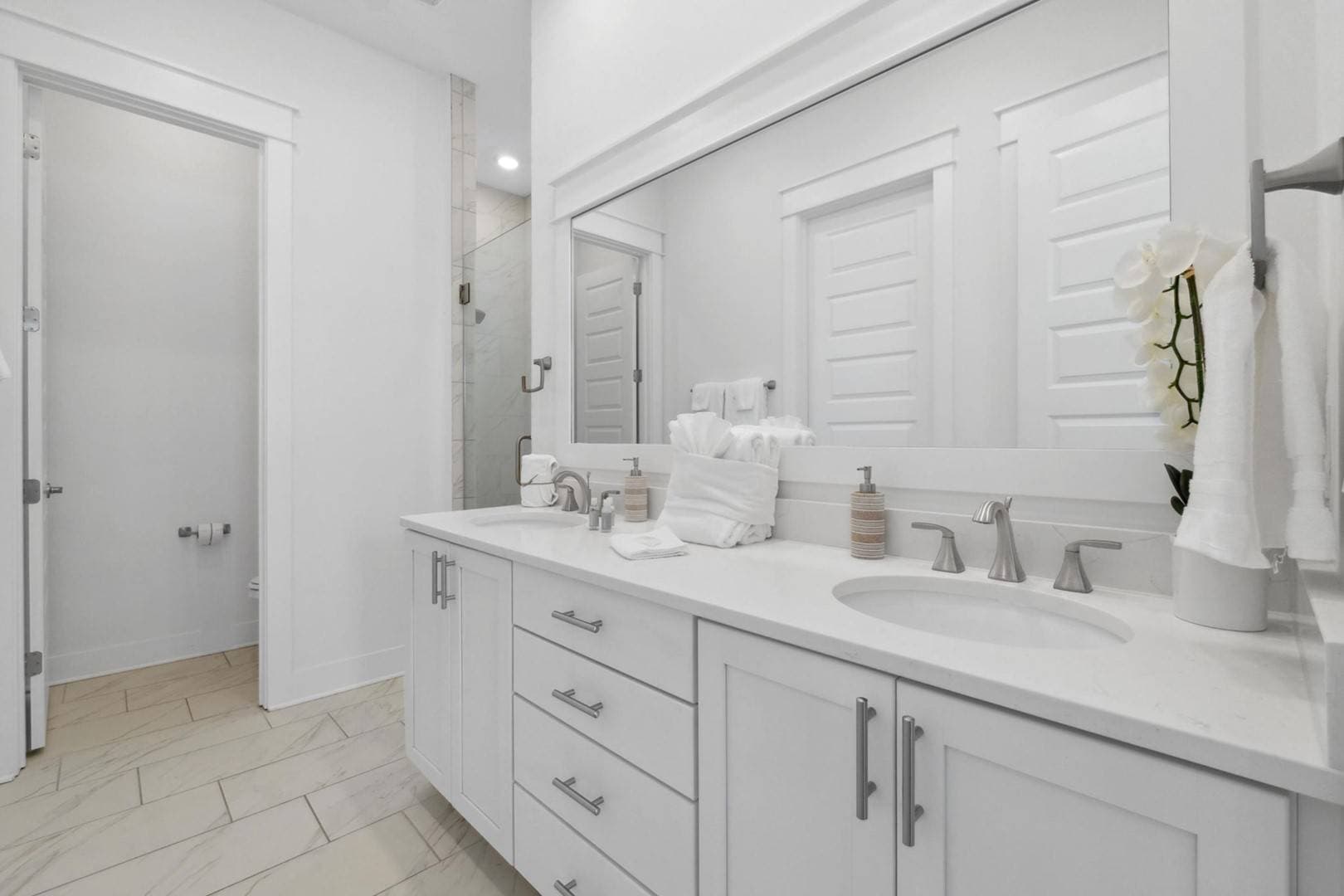 Emerald Waves - Image 11