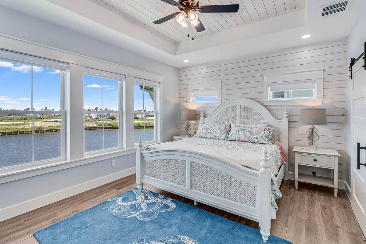 Nauti Captain - Image 33