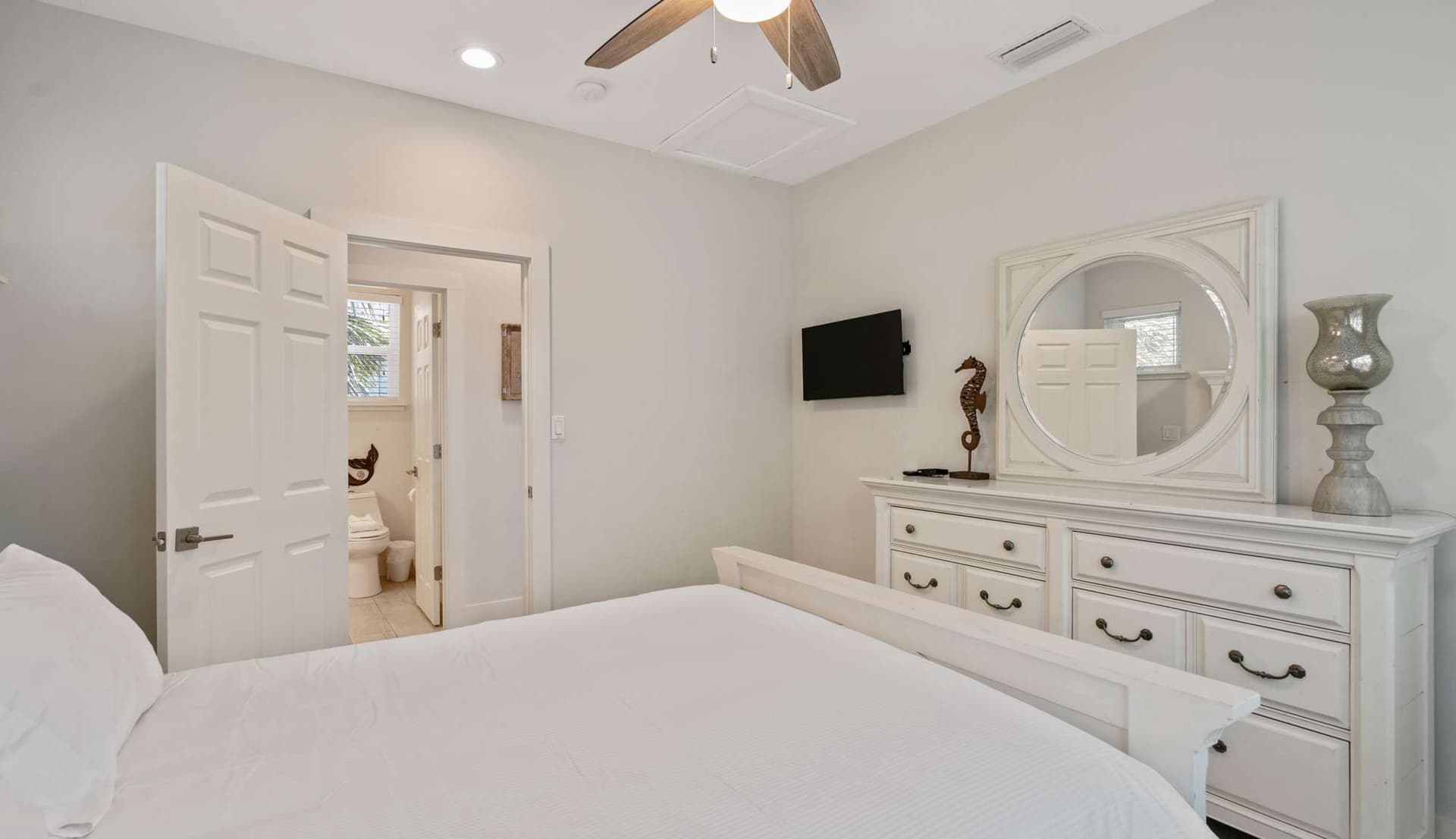 Latitudes Manor - Image 31