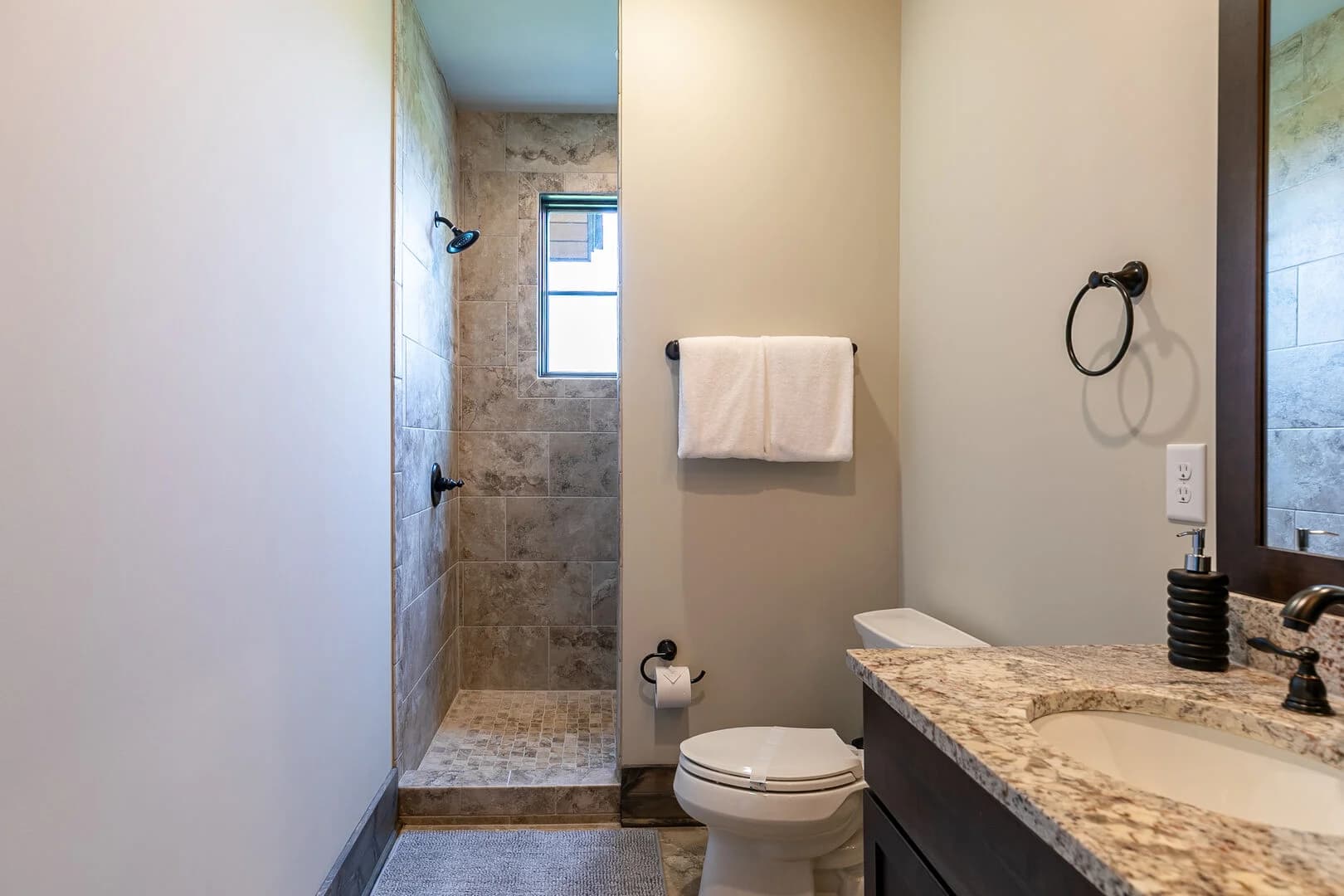 Just Bluffin' at Eagles Nest - Image 21