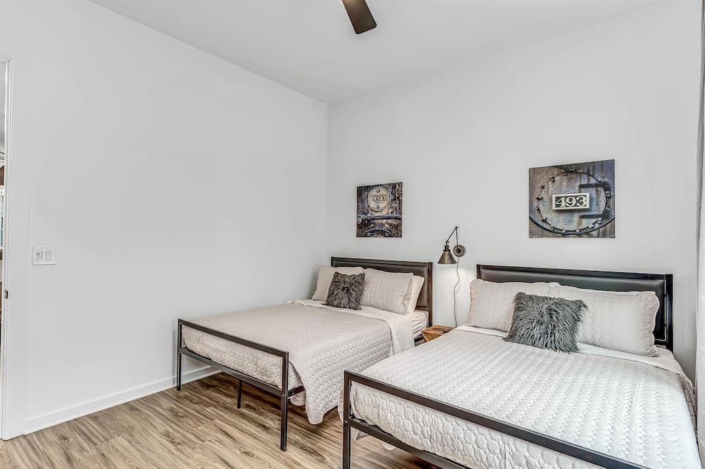 Highland Station - Image 11