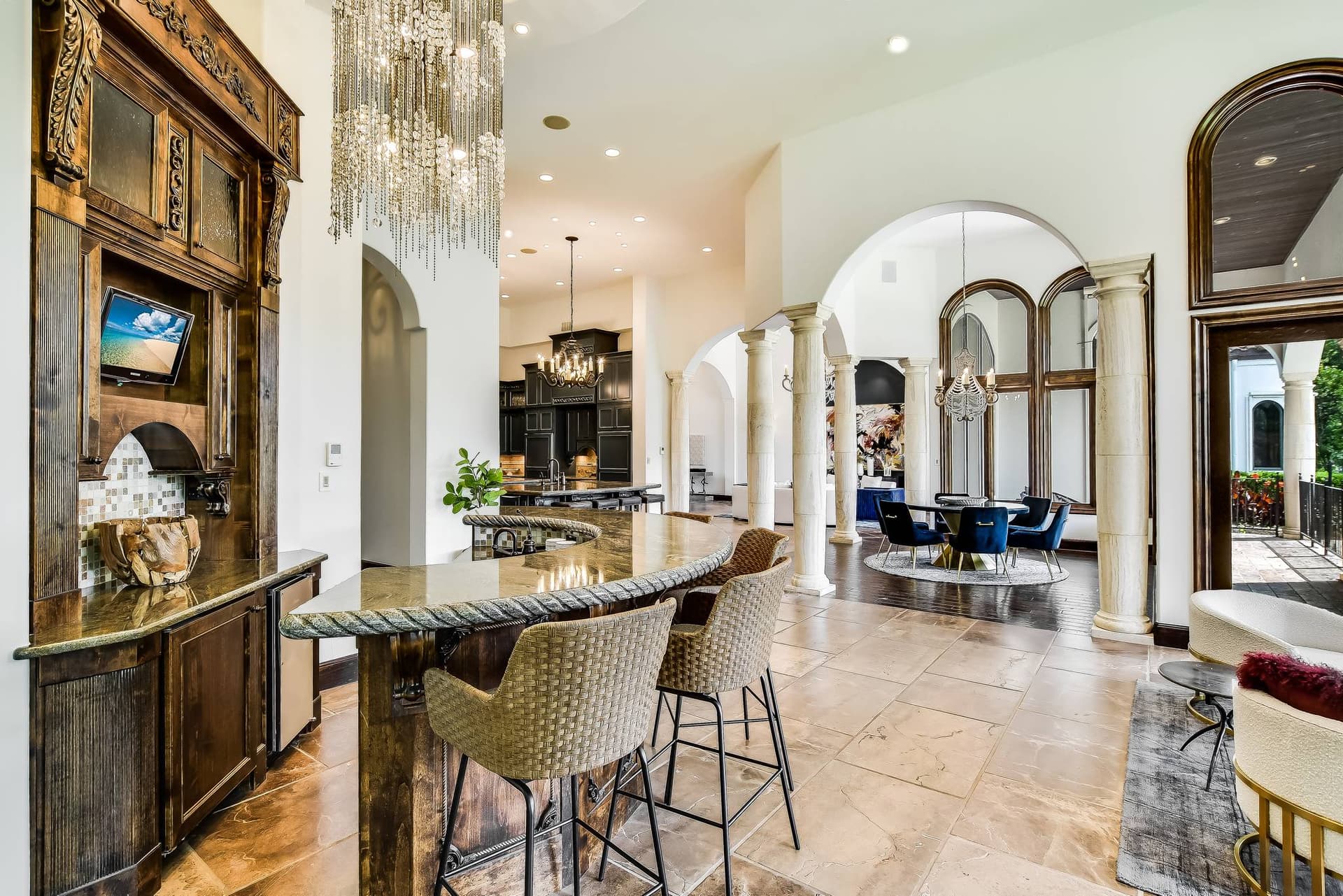 Autograph on Lake Austin - Image 10