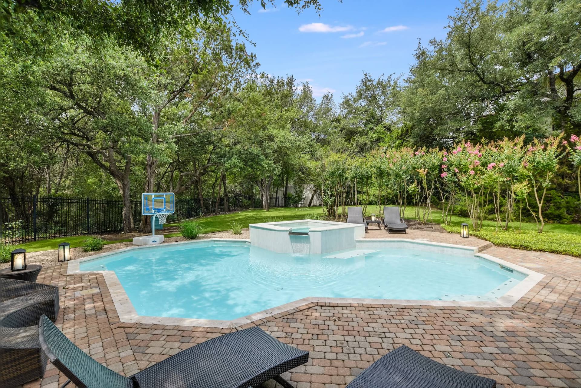 Austin Country Club Estate - Image 38