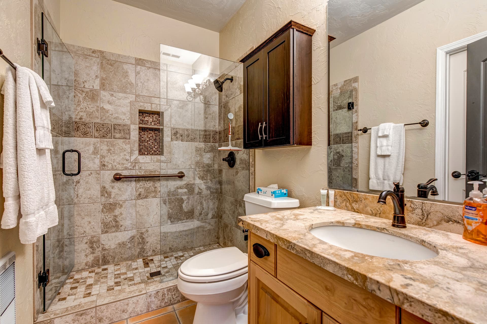 Mountain Hillside Manor - Image 24