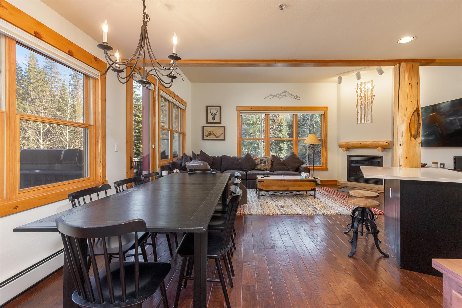 Treetop Haven Retreat - Image 6