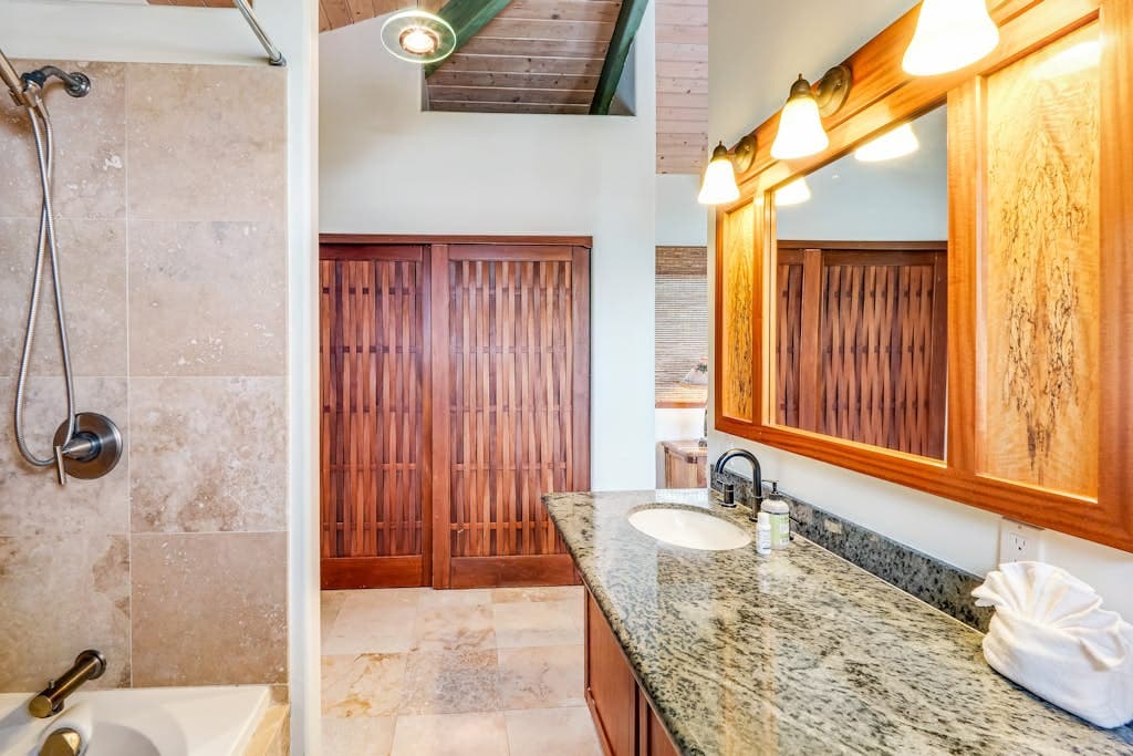 Manini Beachfront Getaway - Image 24