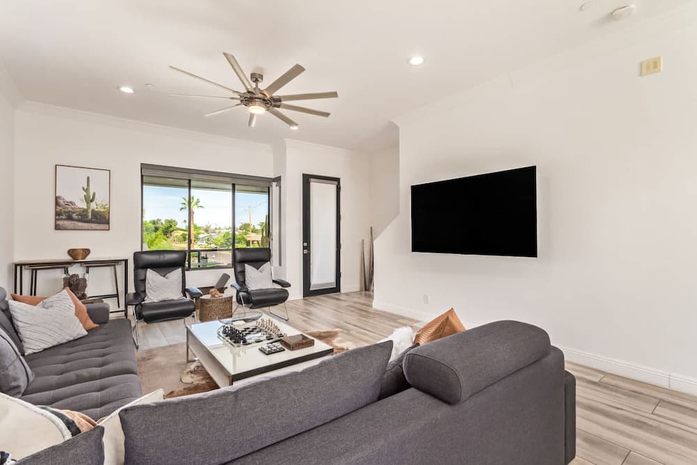 Desert Oasis - Image 2