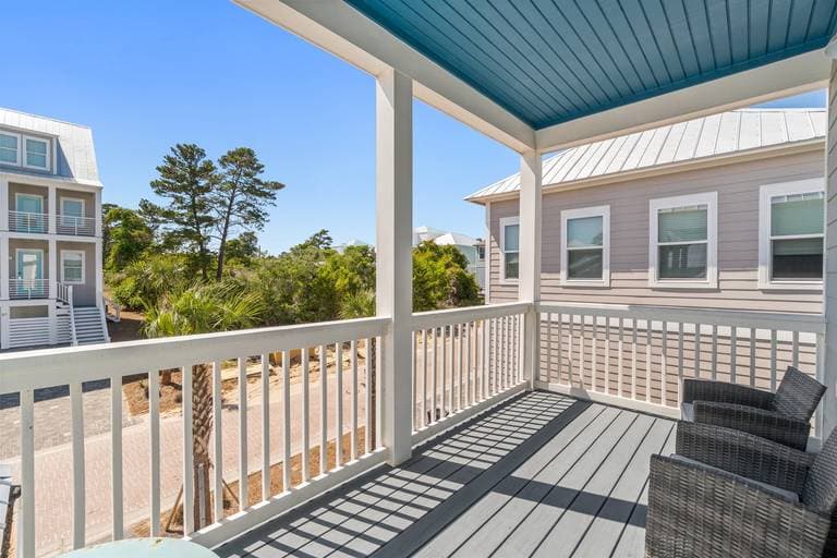 Charming Blue Haven - Image 28