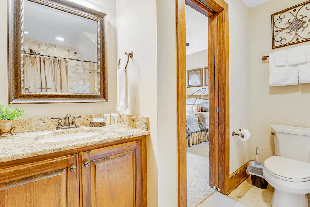 Red Tail Home - Image 16