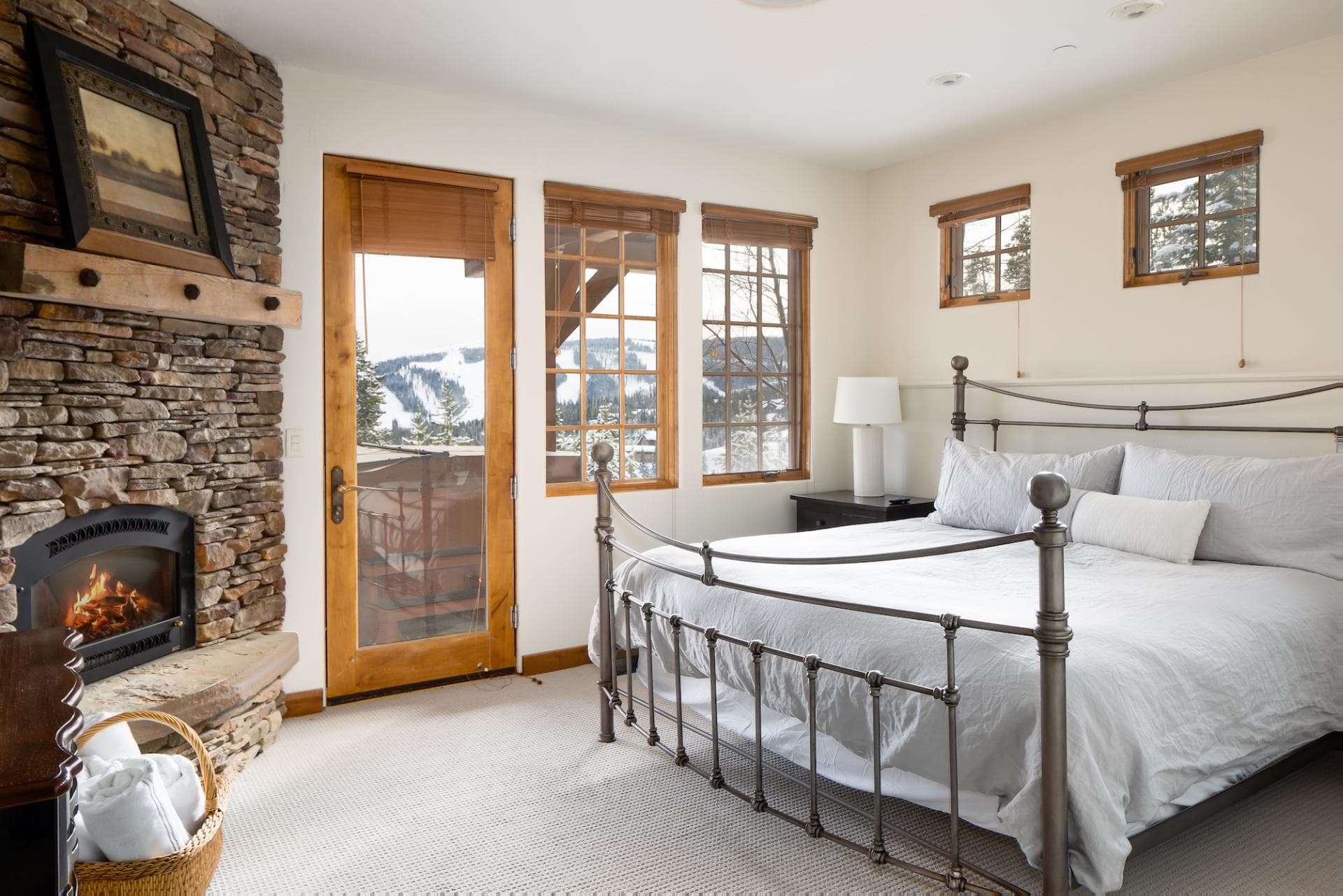 Big View Luxury Suite - Image 12