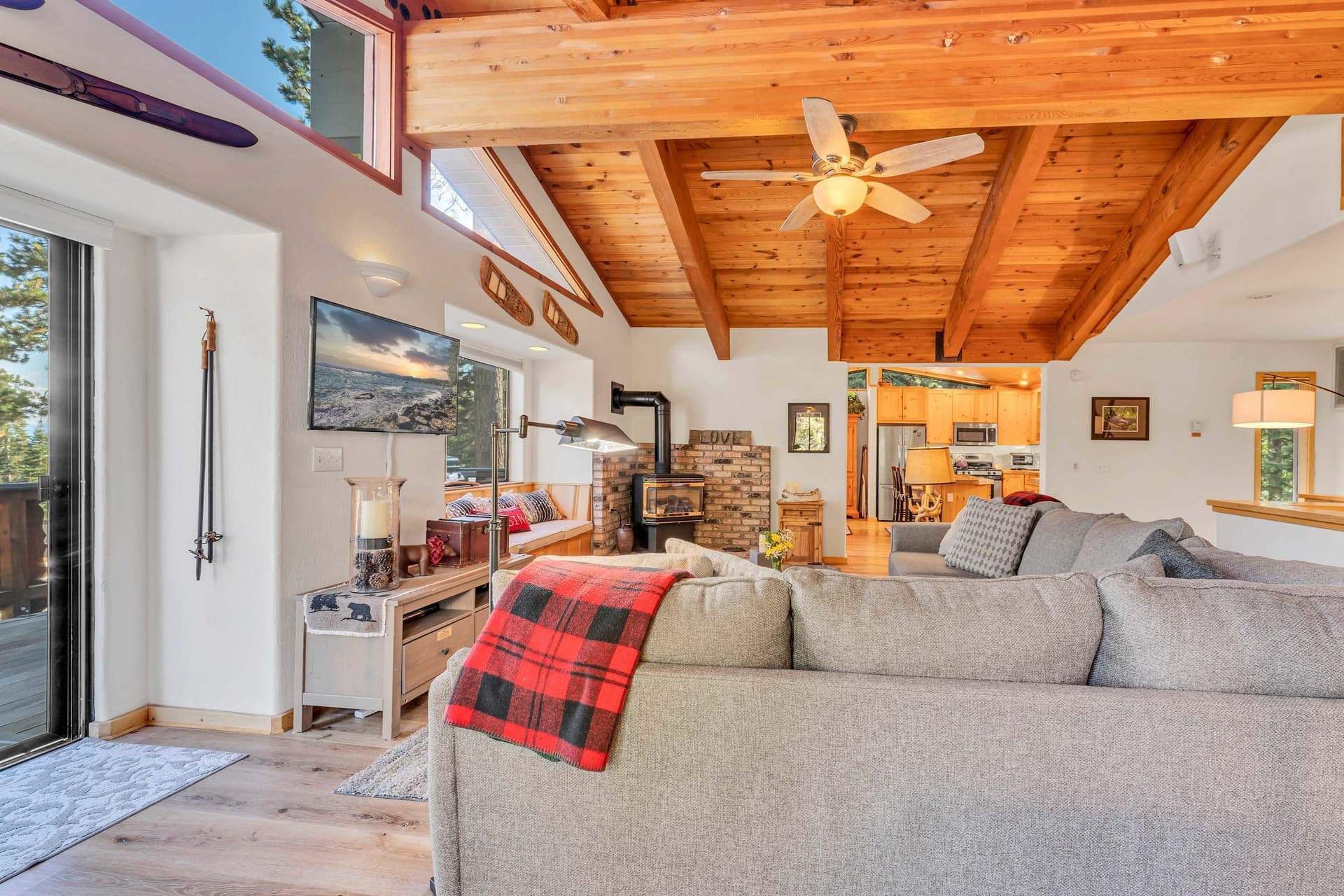 Big Bear Chalet - Image 9