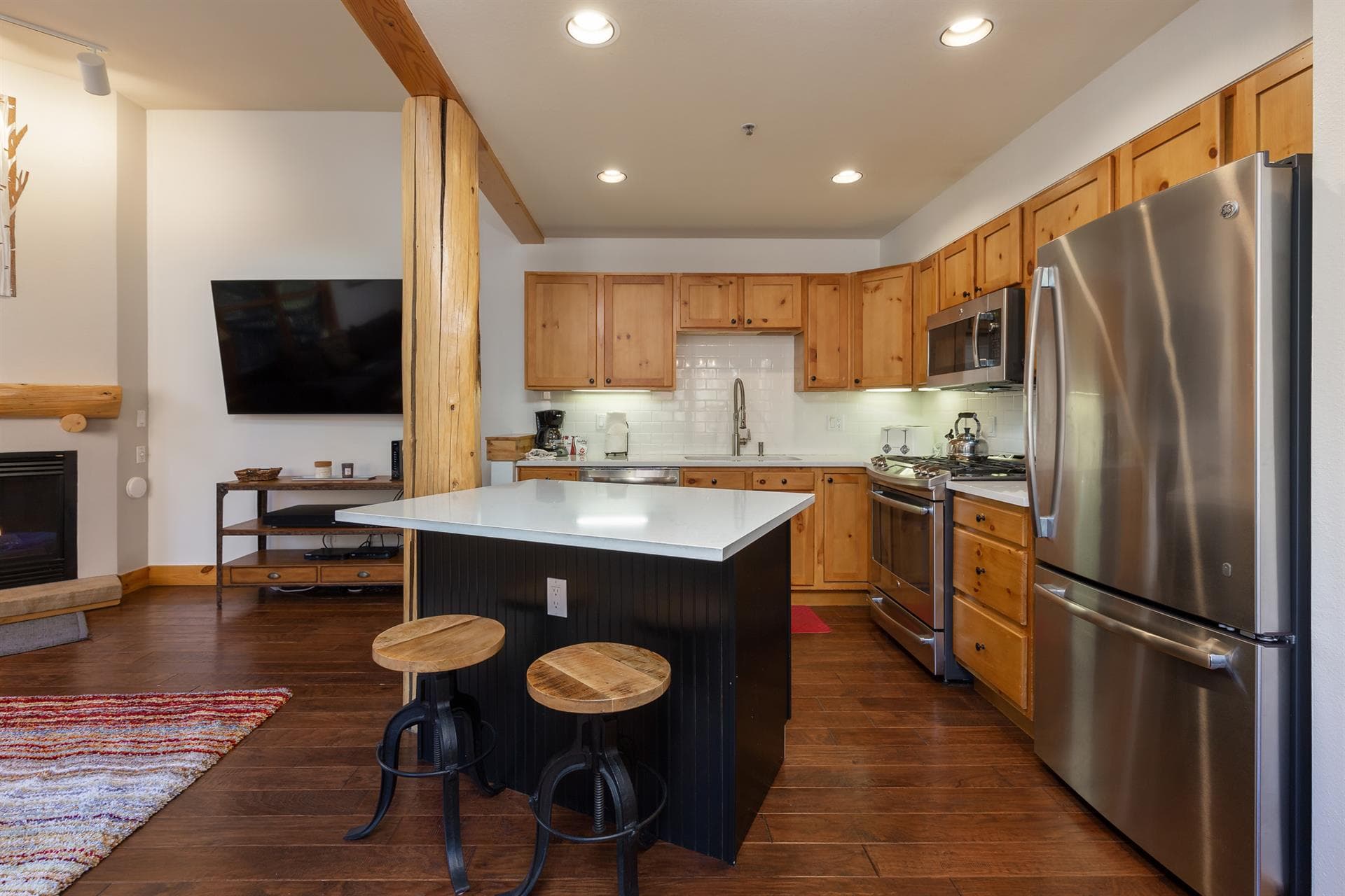 Treetop Haven Retreat - Image 5