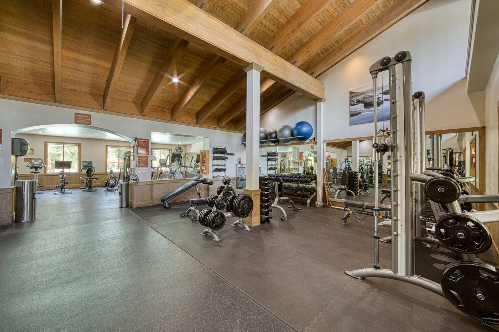 Sleeping Bear Lodge - Image 39