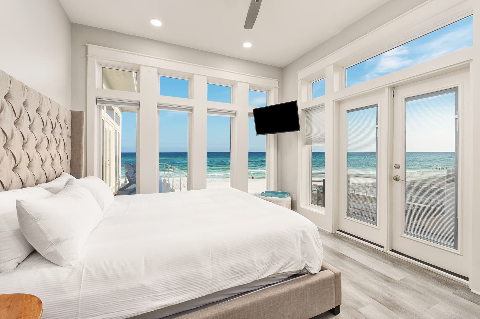 Latitudes - Image 19