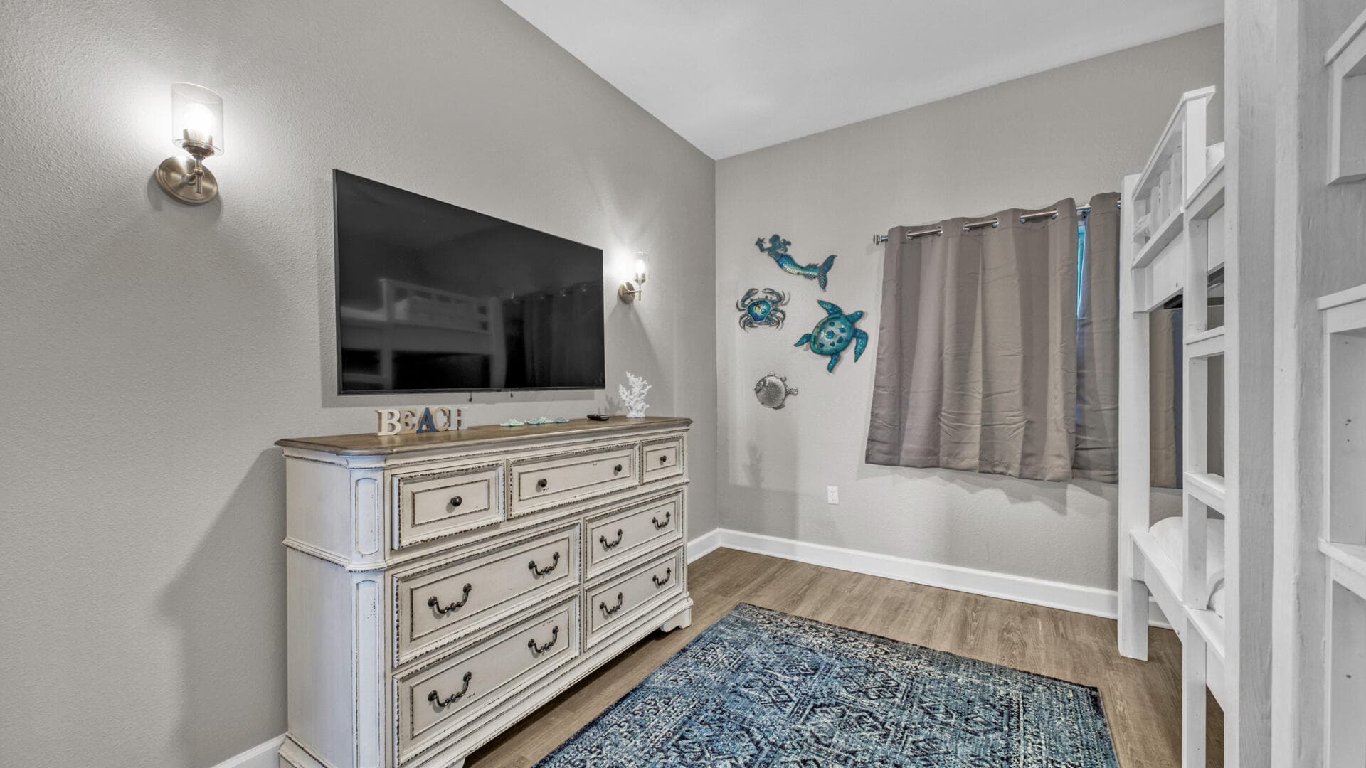 Shoreline Towers Home - Image 13