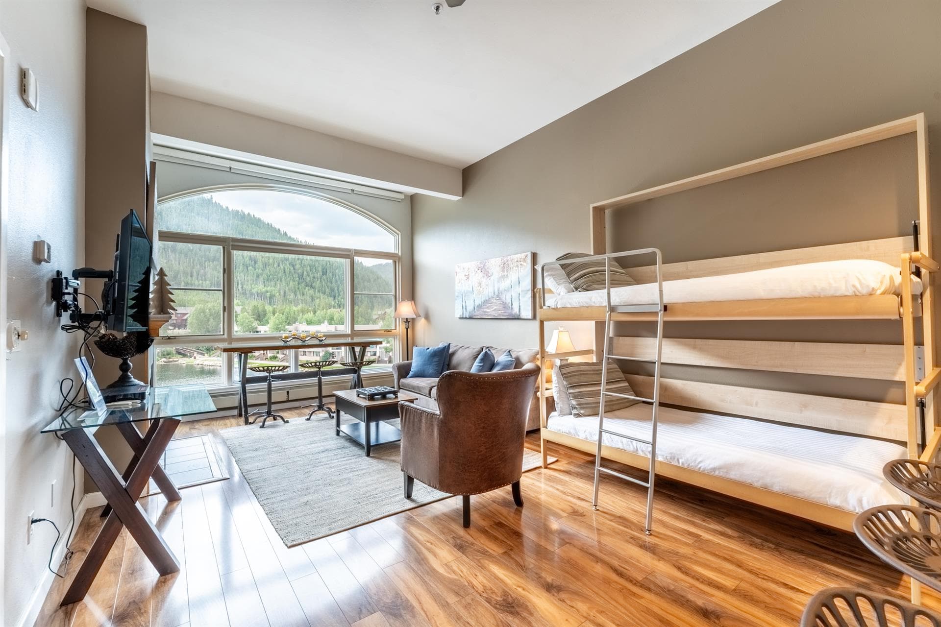 Evergreen Escape - Image 3