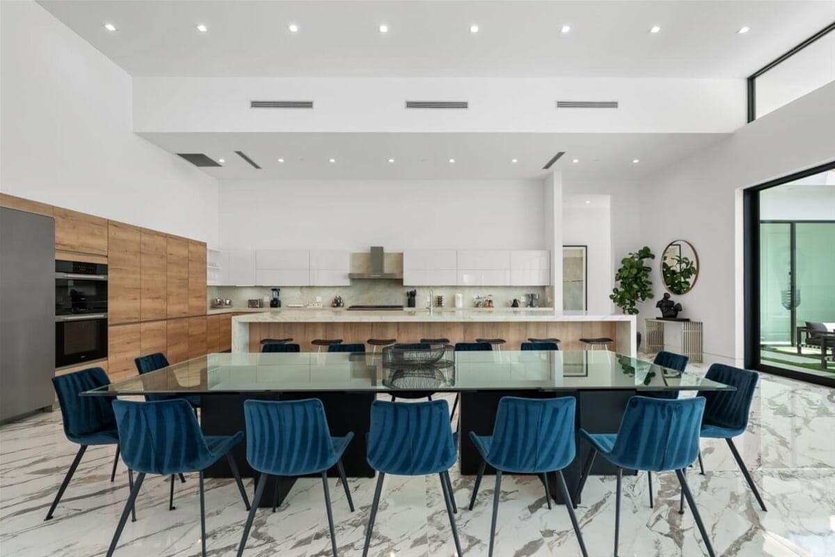 Bravo Villa #11 - Image 8