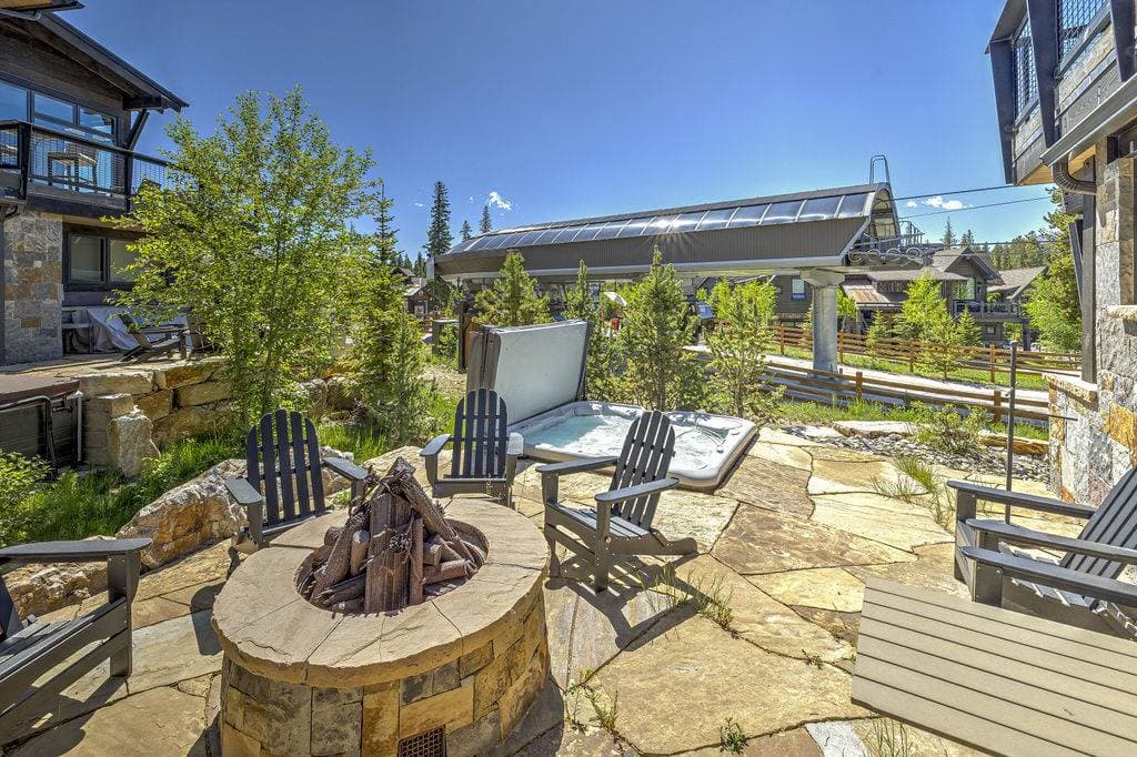 Falcon Haus - Image 36