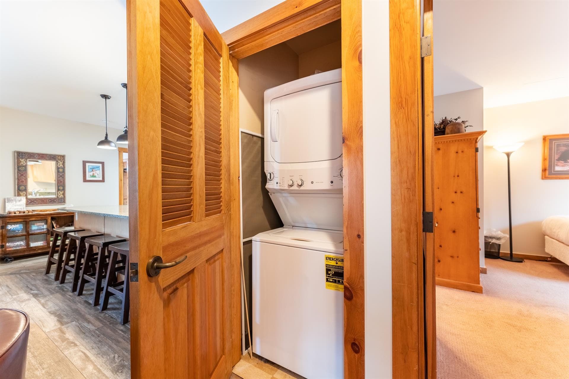 Peakview Penthouse Retreat - Image 18