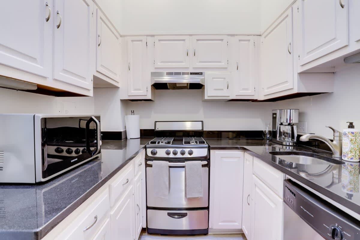 Vantage Residence - Image 3