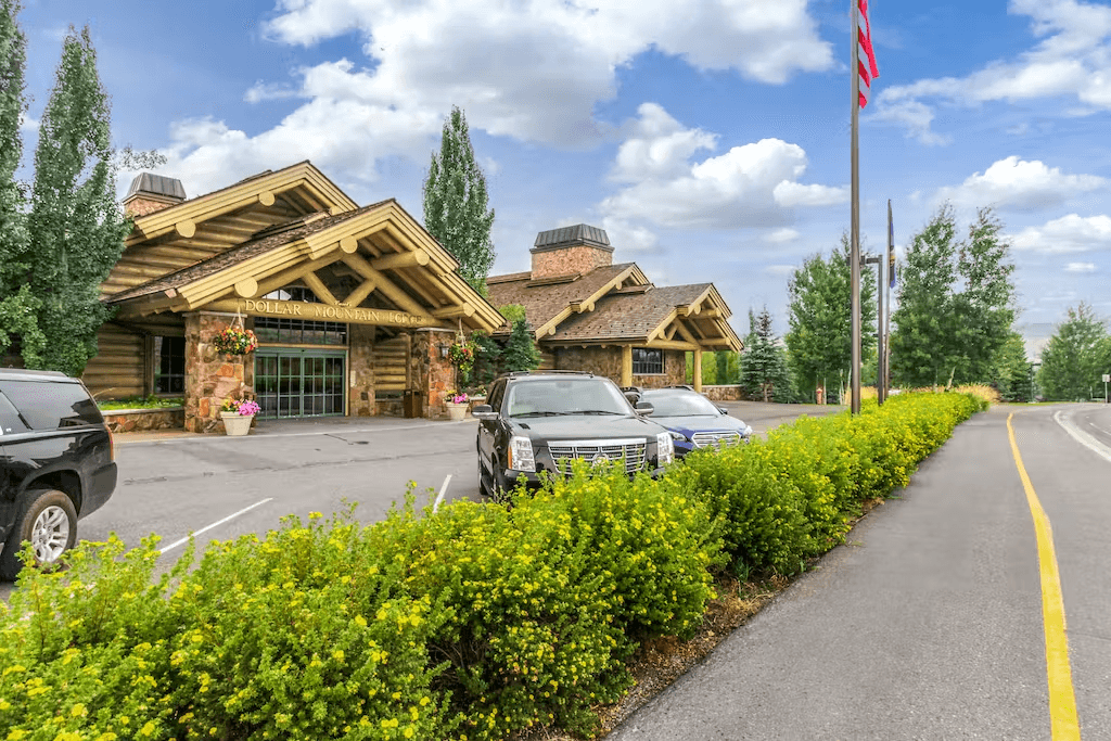 Wildflower Luxury - Image 38